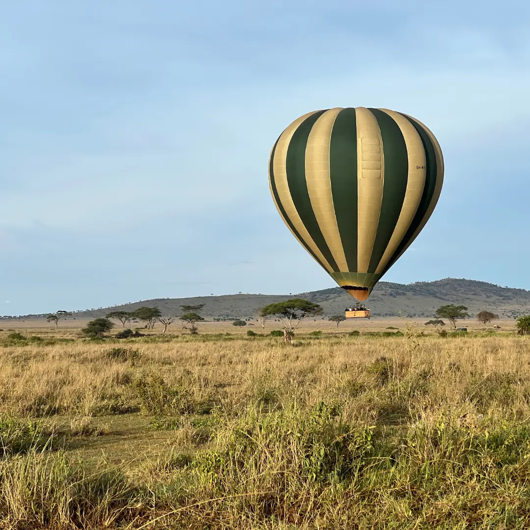 Balon w czasie safari w Serengeti