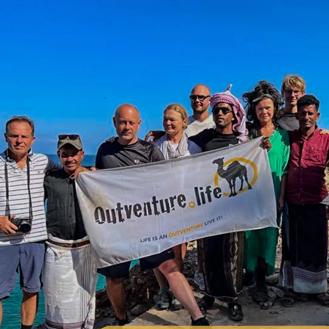 Grupa turystów outventure.life na Sokotrze