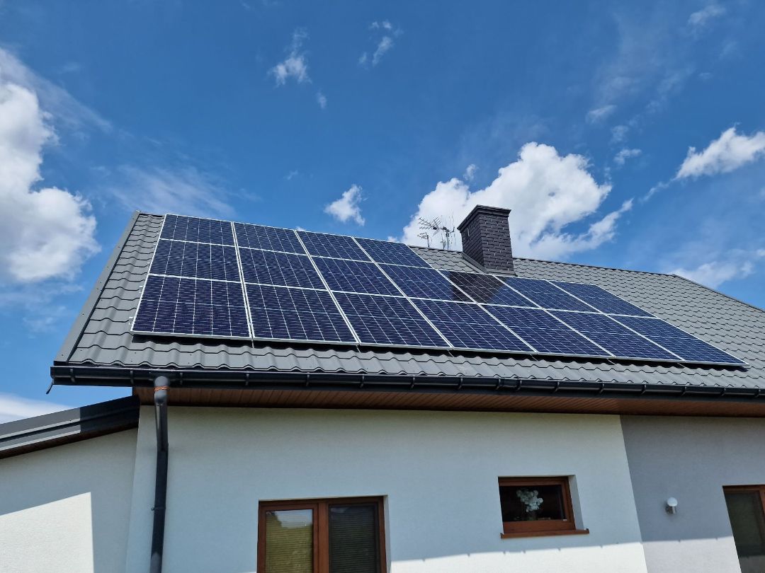 Fotowoltaika na dachu domu