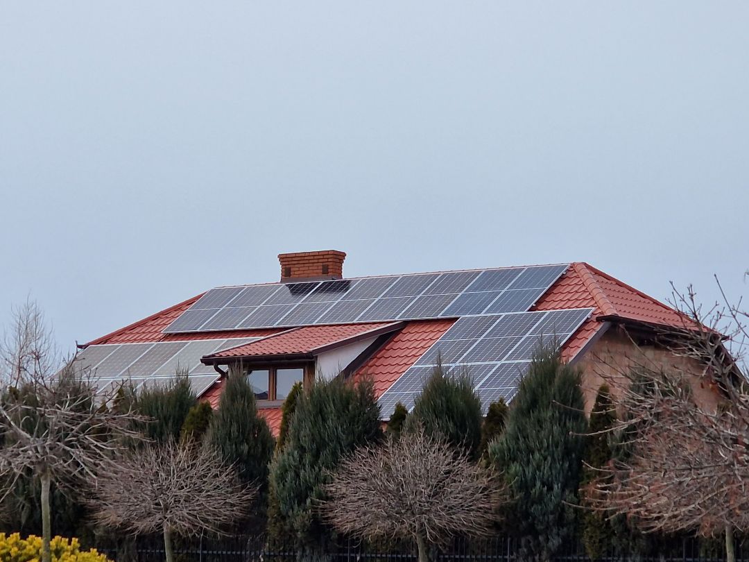 Fotowoltaika na dachu domu