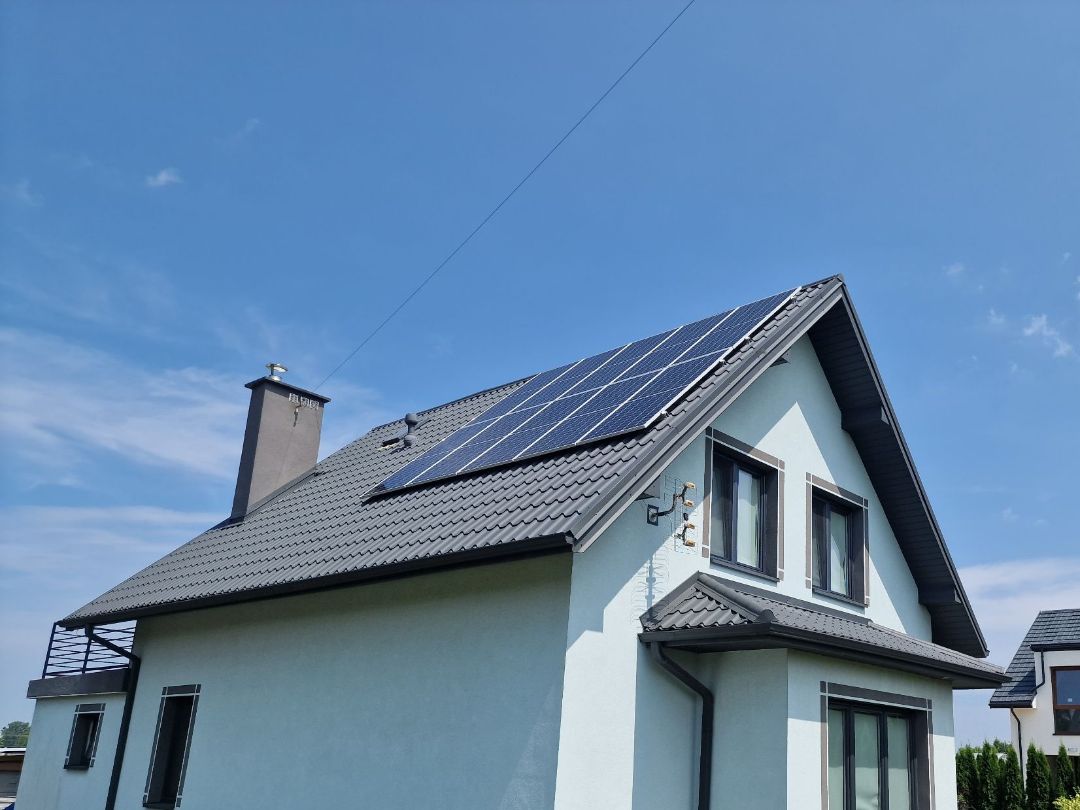 Fotowoltaika na dachu domu