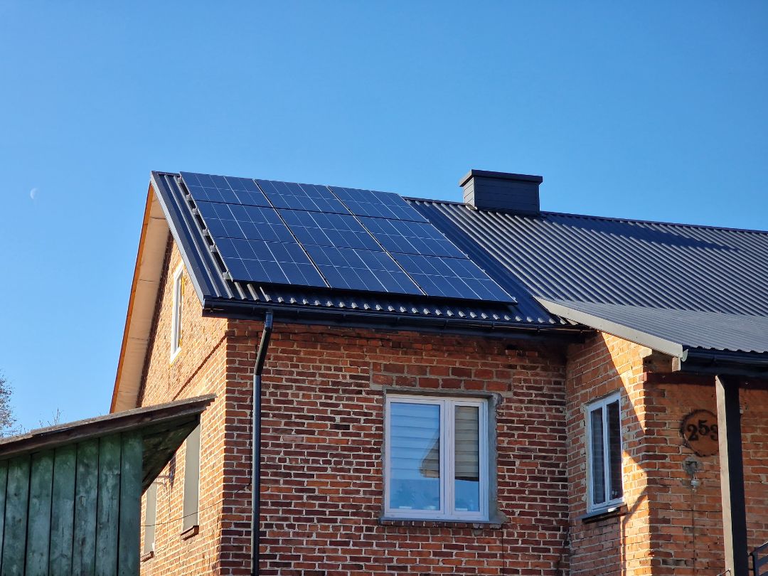 Fotowoltaika na dachu domu