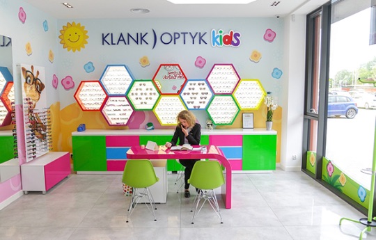 w klank optyk można wykonać badania wzroku