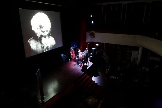 muzyka ,film na żywo